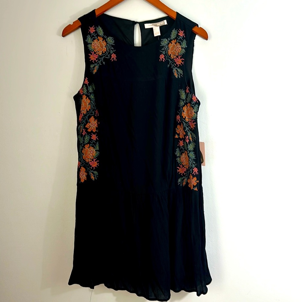 Black dress needlepoint floral detail sleeveless size L NWT